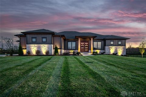 Photo of 4045 Heritage Crossing, Lebanon, OH 45036 (MLS # 956099)