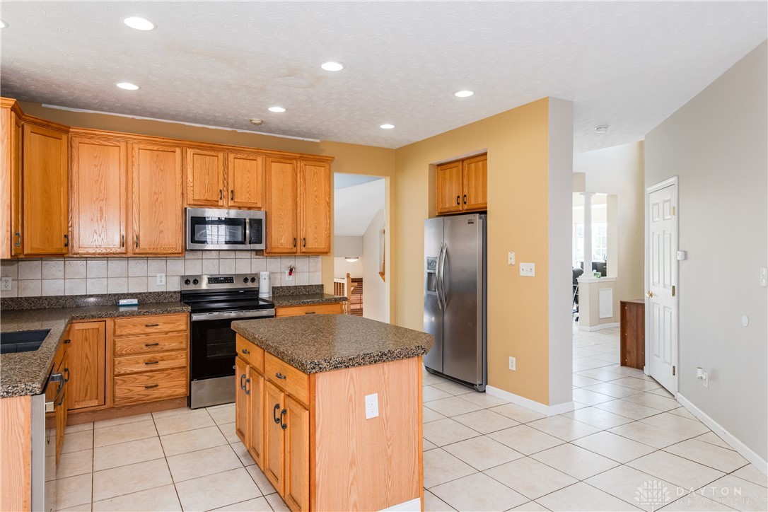109 Barnside Drive, Union, Ohio image 16