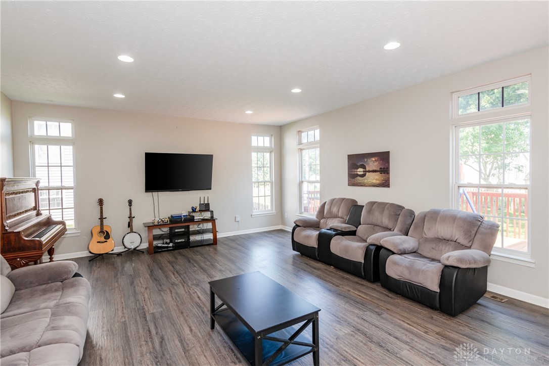 109 Barnside Drive, Union, Ohio image 6