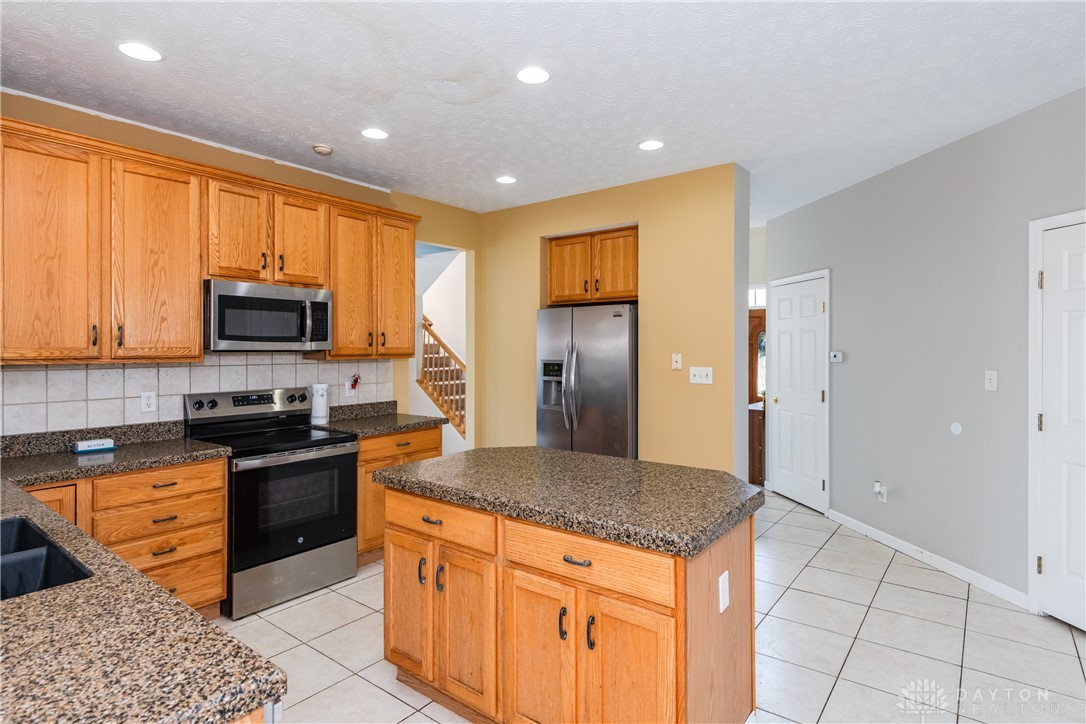 109 Barnside Drive, Union, Ohio image 14