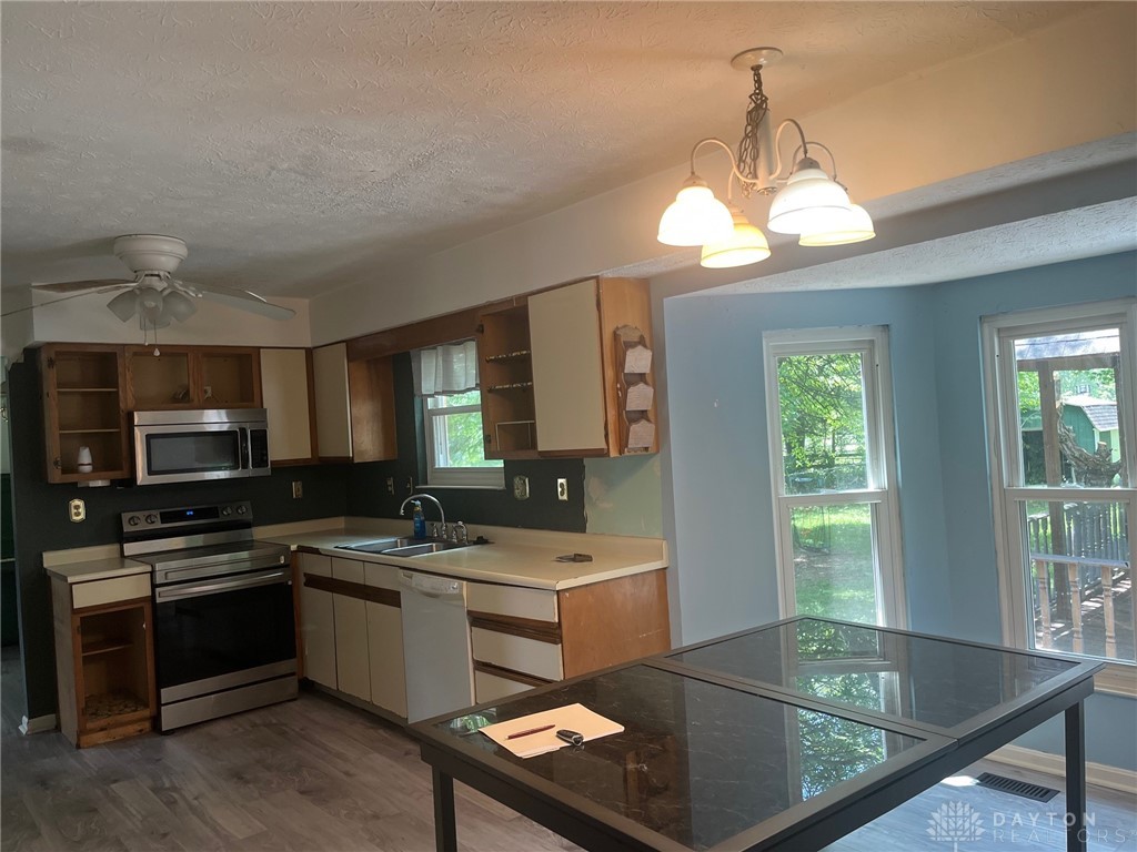 Liberty Twp, Ohio 45044, United States, 4 Bedrooms Bedrooms, ,3 BathroomsBathrooms,Residential,Pending,158192