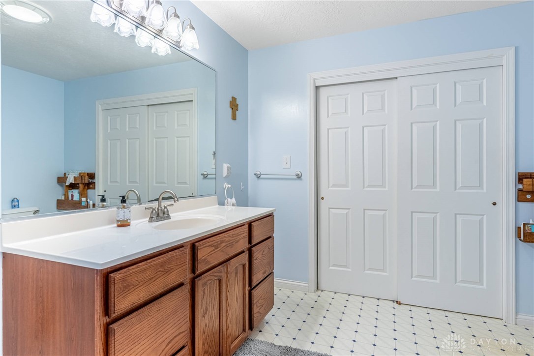 5962 Red Lion 5 Points Road, Springboro, Ohio image 32