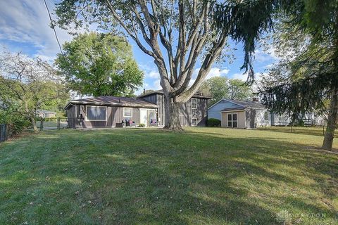 Tiny photo for 2813 Wellsford Drive, Springfield, OH 45503 (MLS # 945273)