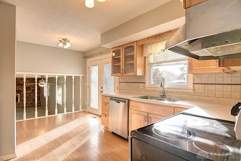 Tiny photo for 2813 Wellsford Drive, Springfield, OH 45503 (MLS # 945273)
