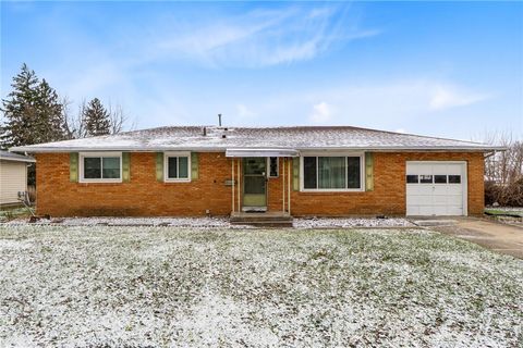 Photo of 1231 Kevin Drive, Fairborn, OH 45324 (MLS # 949512)