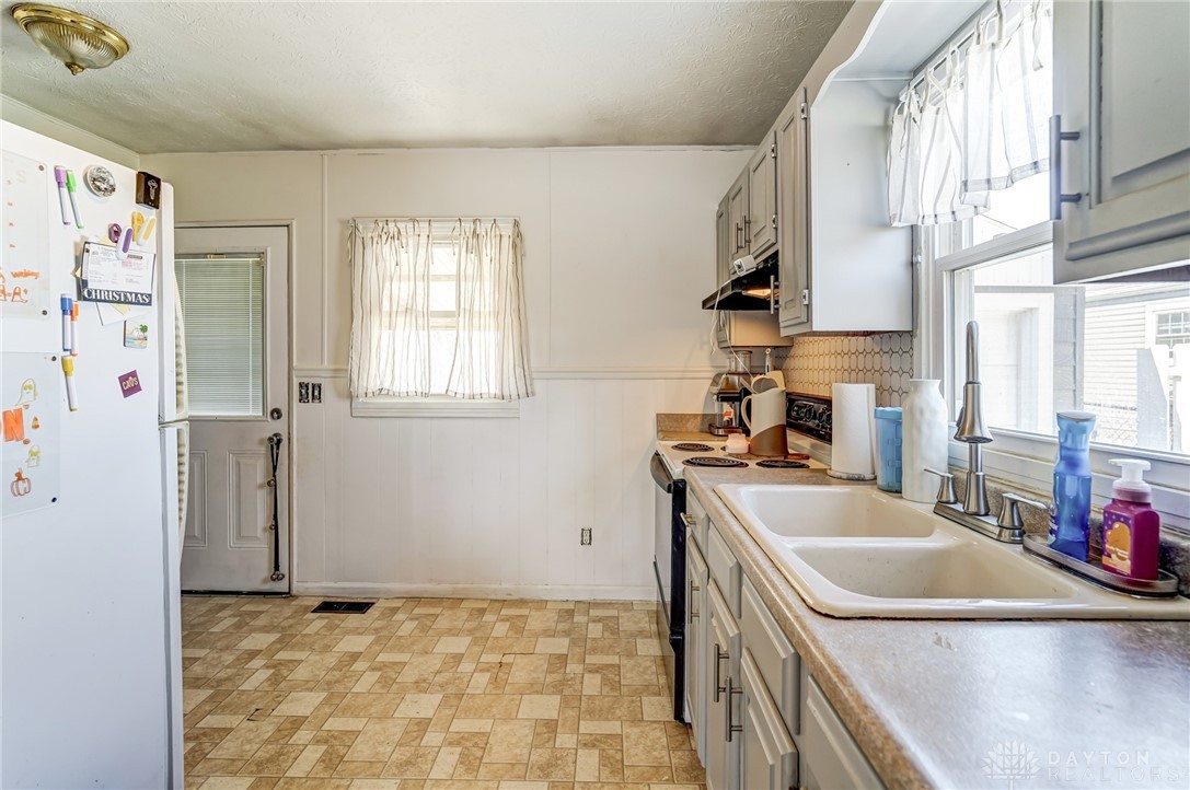 903 Eastmoor Drive, Springfield, Ohio image 10