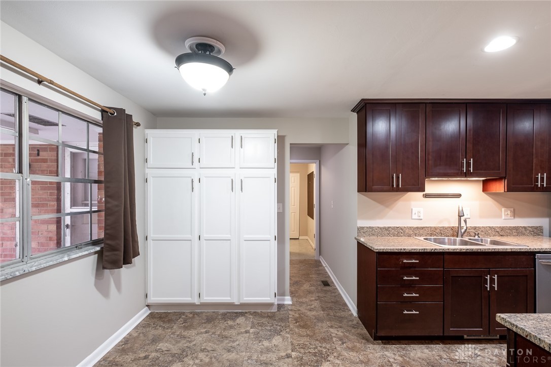 Kettering, Ohio 45440, United States, 4 Bedrooms Bedrooms, ,2 BathroomsBathrooms,Residential,Active,160903