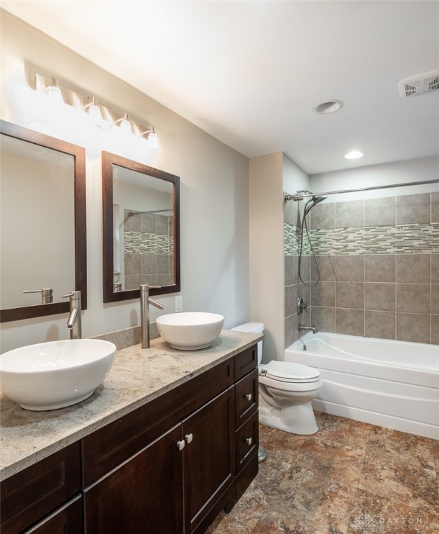 Kettering, Ohio 45440, United States, 4 Bedrooms Bedrooms, ,2 BathroomsBathrooms,Residential,Active,160903