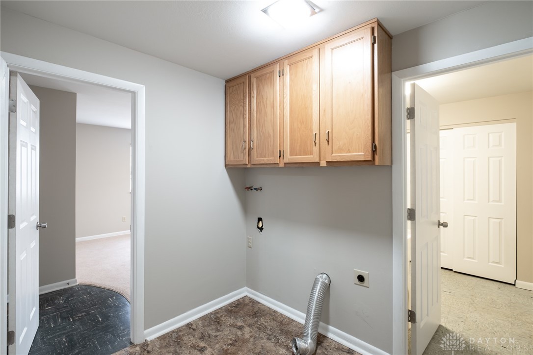 Kettering, Ohio 45440, United States, 4 Bedrooms Bedrooms, ,2 BathroomsBathrooms,Residential,Active,160903