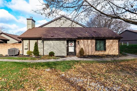 Photo of 6070 Hackamore Trail, Dayton, OH 45459 (MLS # 948582)