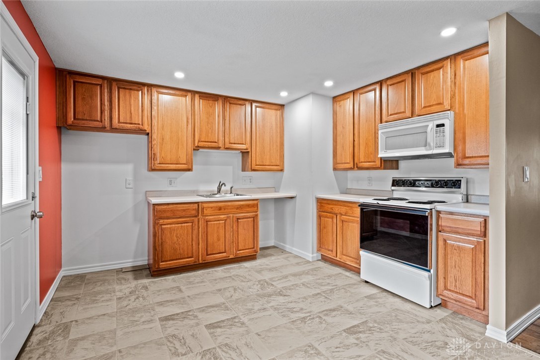 2707 Rockledge Trail, Beavercreek, Ohio image 11