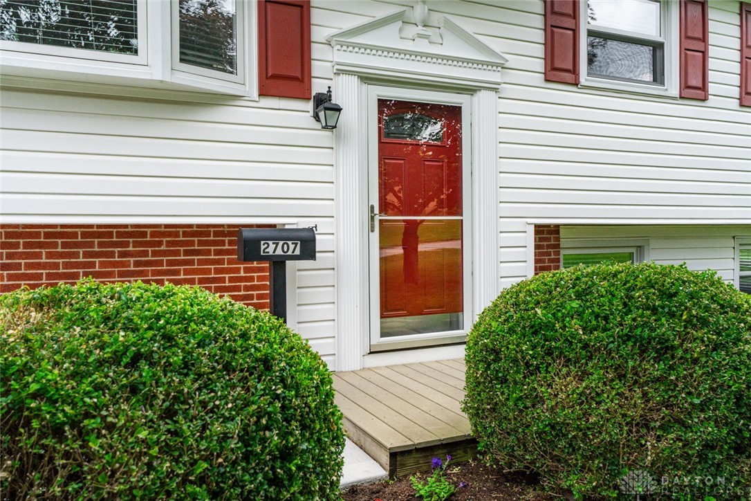 2707 Rockledge Trail, Beavercreek, Ohio image 4