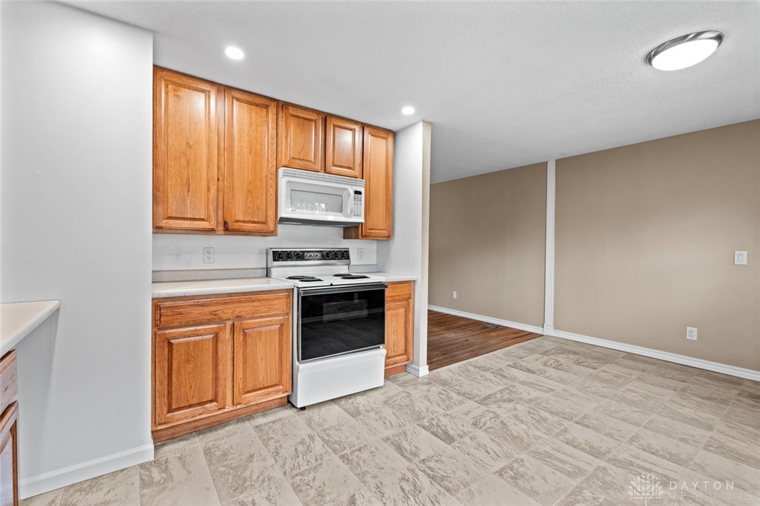 2707 Rockledge Trail, Beavercreek, Ohio image 10