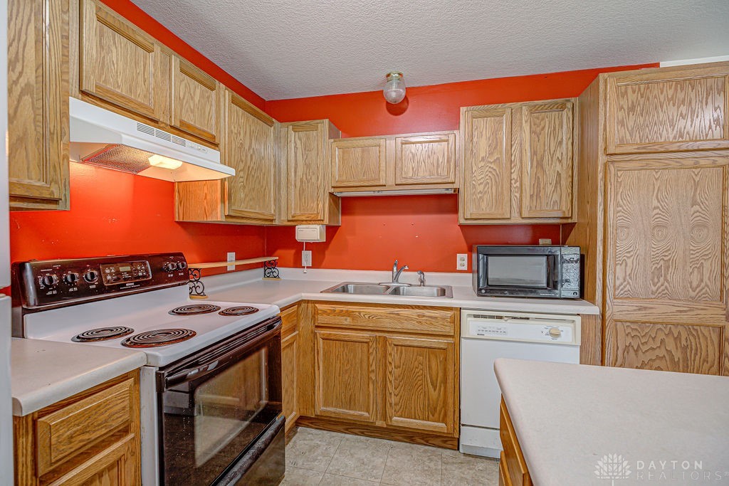 6423 Howe Road, Middletown, Ohio image 8