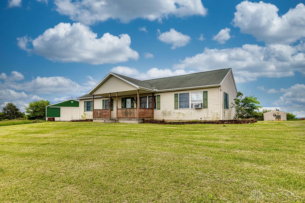 6423 Howe Road, Middletown, Ohio image 1