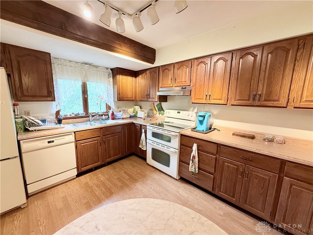 5778 Cedarwood Drive, Lewisburg, Ohio image 8