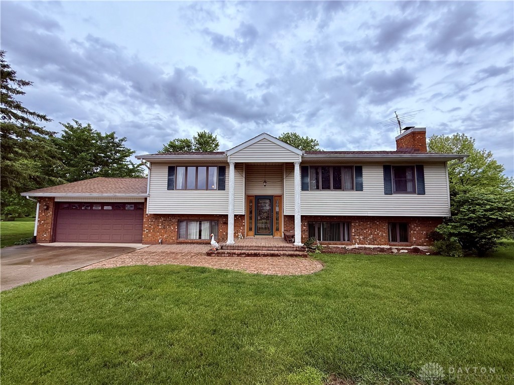 5778 Cedarwood Drive, Lewisburg, Ohio image 1