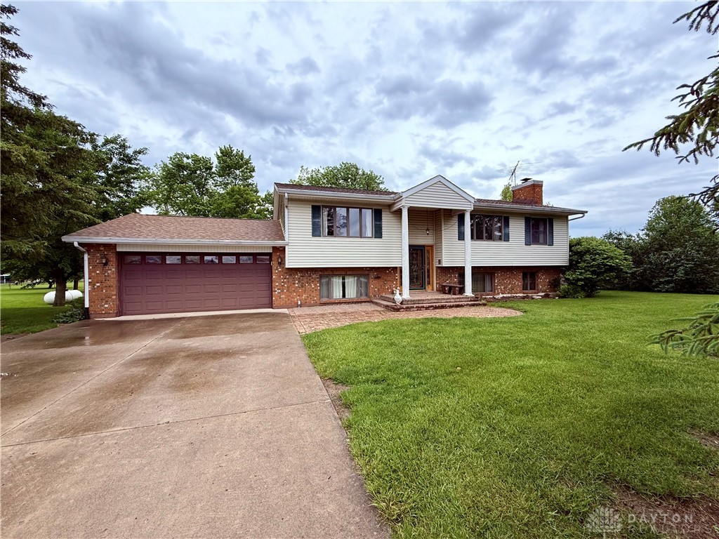 5778 Cedarwood Drive, Lewisburg, Ohio image 2