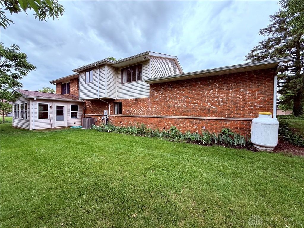 5778 Cedarwood Drive, Lewisburg, Ohio image 25