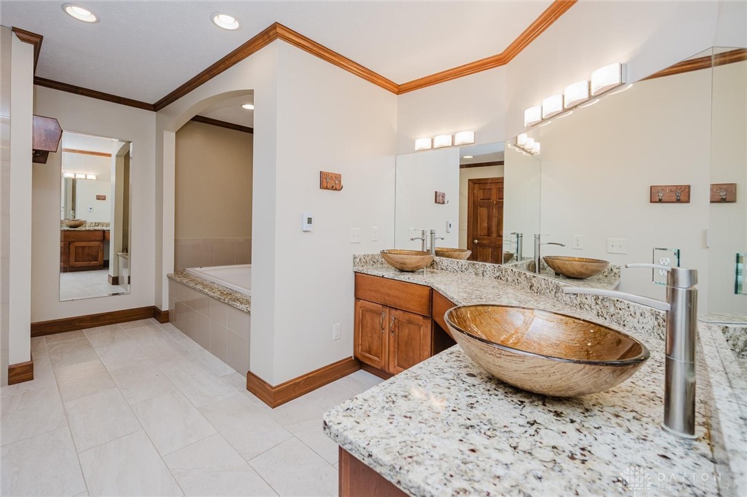 2940 Stonewall Drive, Beavercreek, Ohio image 45