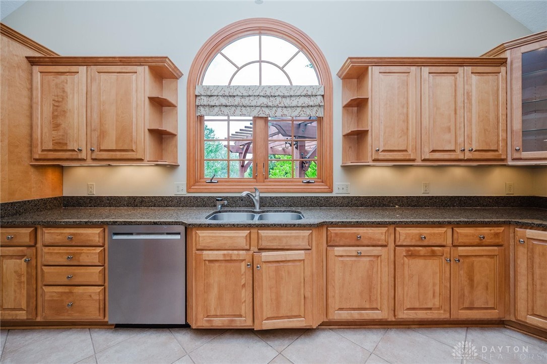 2940 Stonewall Drive, Beavercreek, Ohio image 18