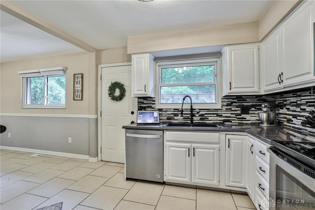 734 Mcguire Circle, Miamisburg, Ohio image 13