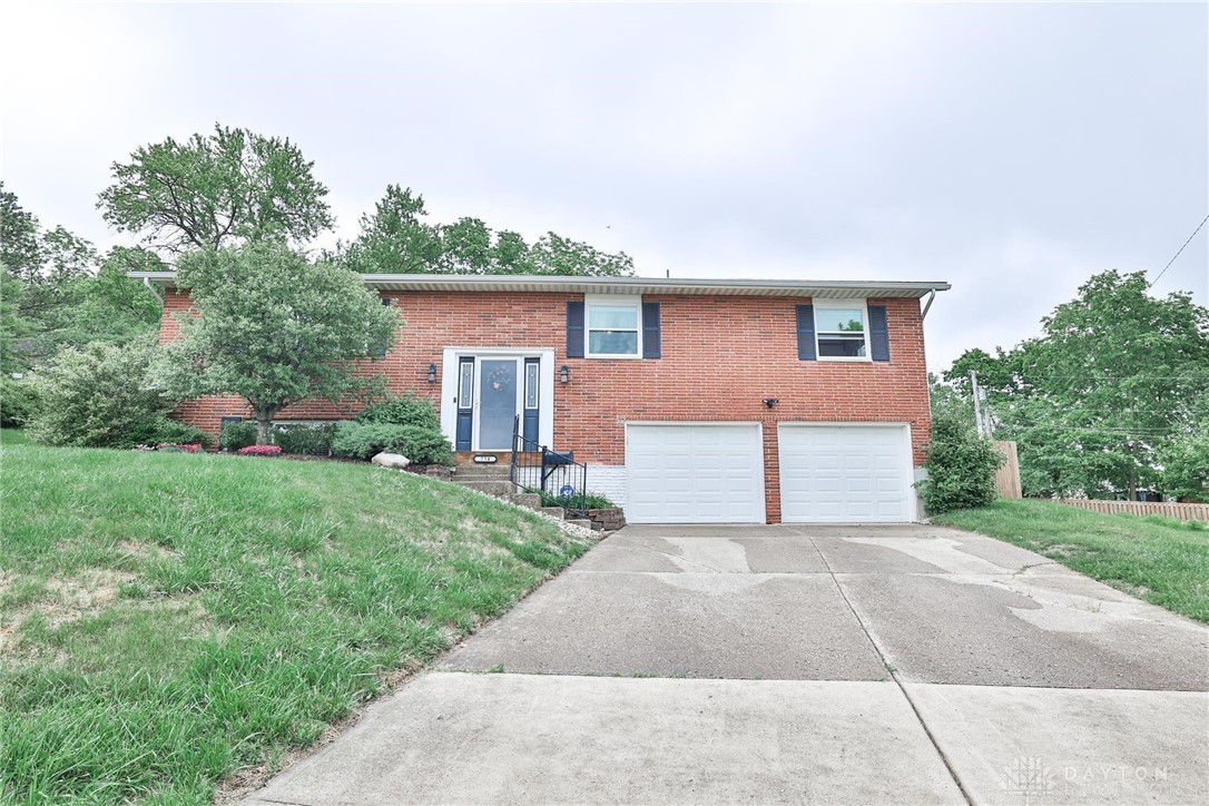734 Mcguire Circle, Miamisburg, Ohio image 1