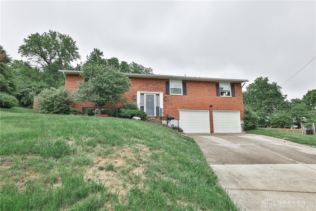734 Mcguire Circle, Miamisburg, Ohio image 2