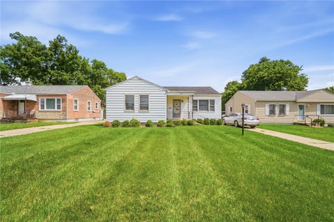Homes For Sale - 3601 Lancashire Drive<br/> Dayton, OH 45417