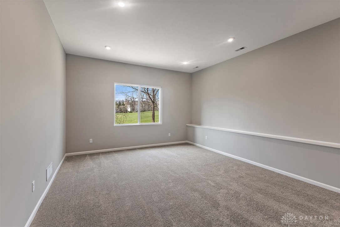 2639 Golden Leaf Drive, Beavercreek, Ohio image 12