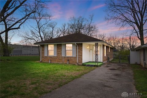 Photo of 2322 Koehler Avenue, Dayton, OH 45414 (MLS # 955511)