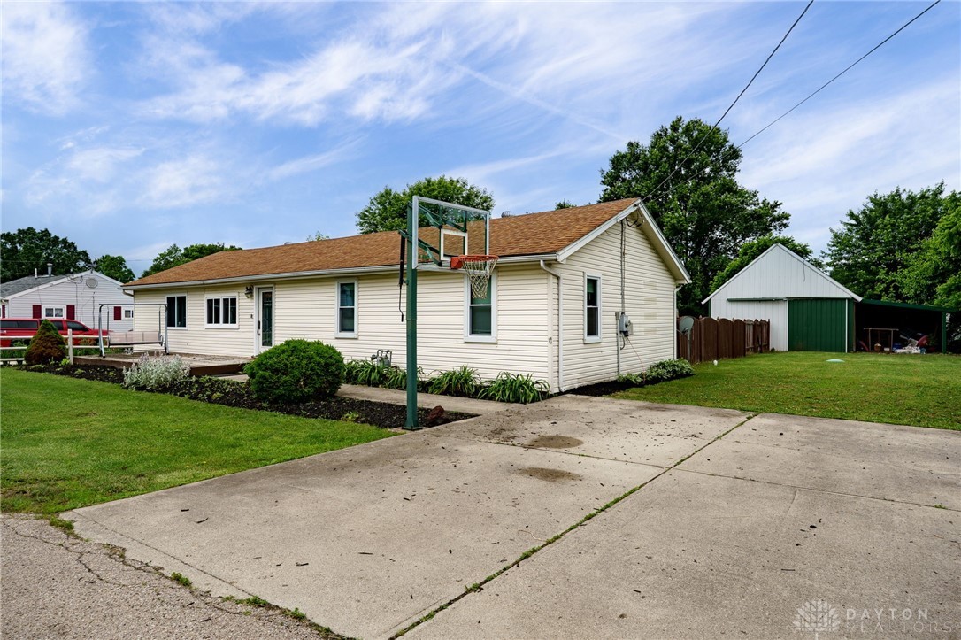 9321 Bruce Drive, Franklin, Ohio image 2