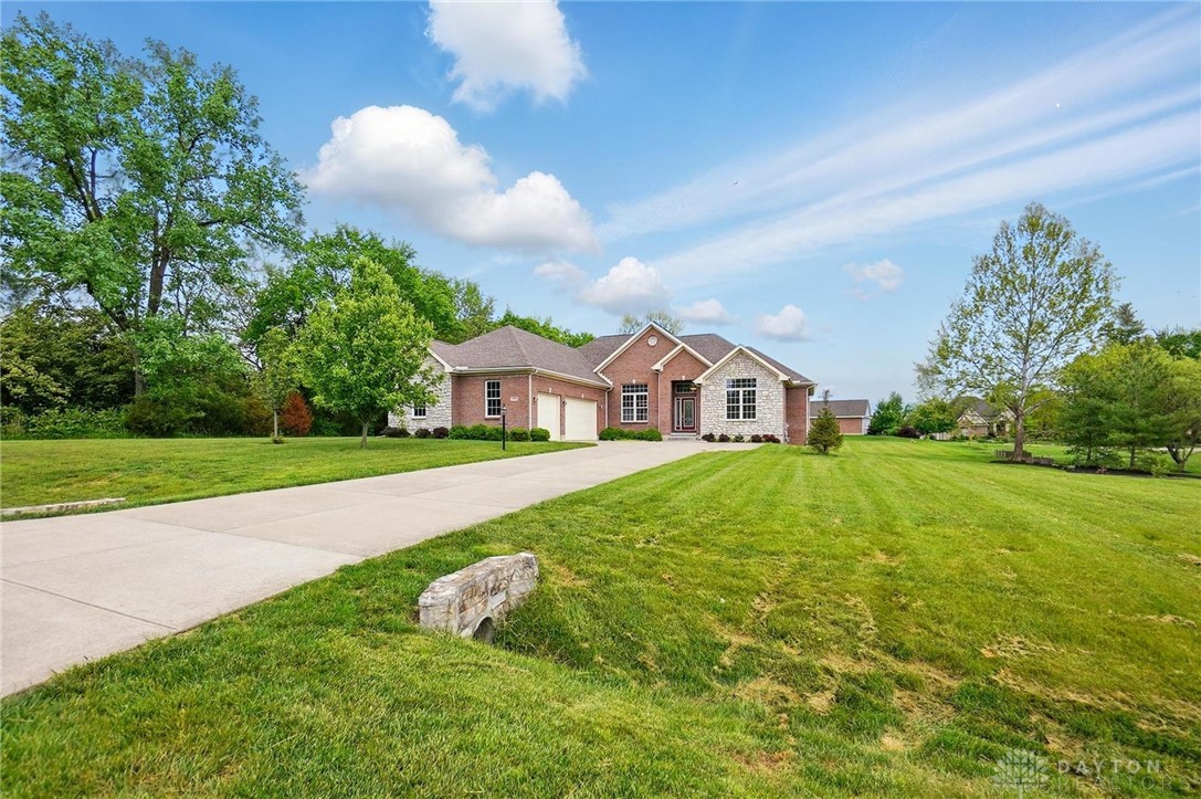 7250 Beaver Brook Drive, Springboro, Ohio image 3