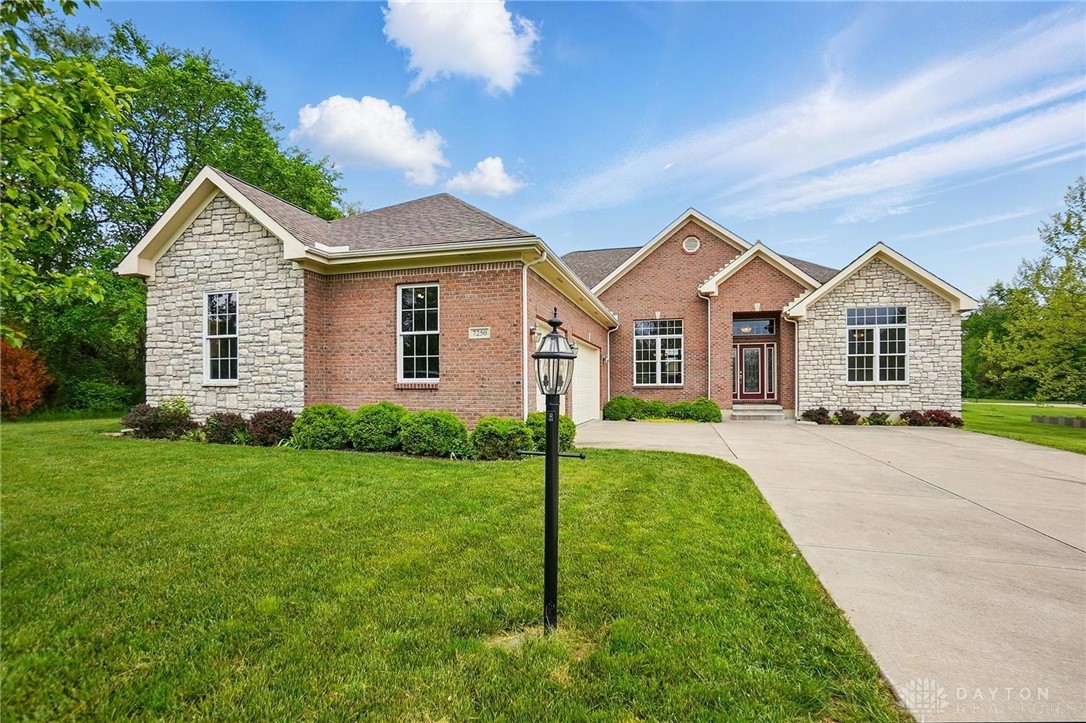 7250 Beaver Brook Drive, Springboro, Ohio image 2