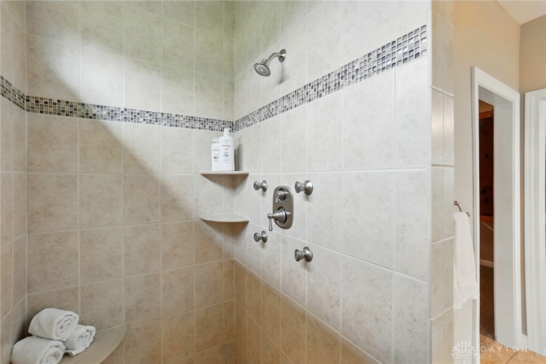 7250 Beaver Brook Drive, Springboro, Ohio image 27