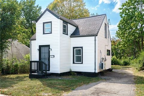 Photo of 2127 Kensington Drive, Dayton, OH 45406 (MLS # 943818)