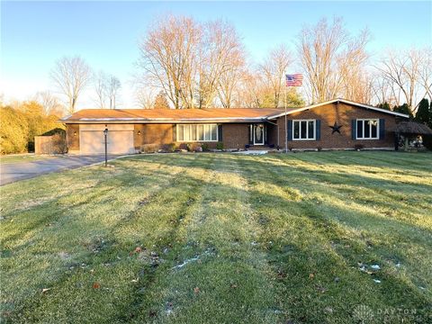 Photo of 7776 Crestway Road, Clayton, OH 45315 (MLS # 948723)