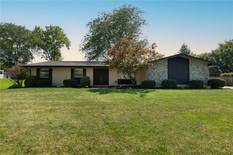 Photo of 120 Marsha Jeanne Way, Centerville, OH 45458 (MLS # 967935)