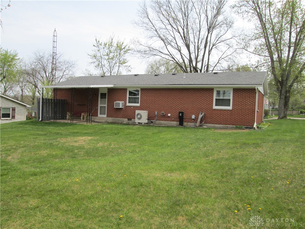 220 E Twin Street, Lewisburg, Ohio image 4