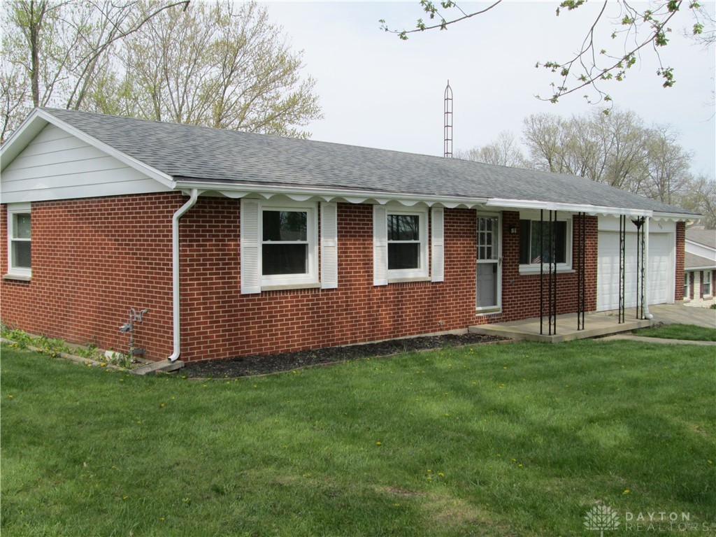 220 E Twin Street, Lewisburg, Ohio image 2