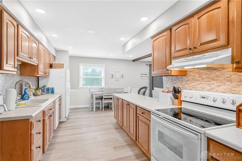 Tiny photo for 901 Holly Street, St Marys, OH 45885 (MLS # 946076)