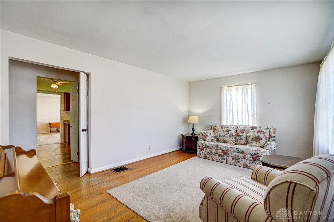 1319 Sunset Drive, Hamilton, Ohio image 9