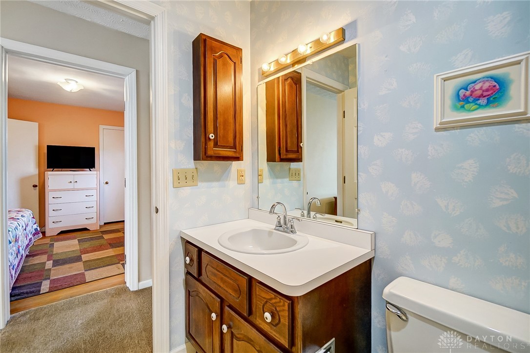 1319 Sunset Drive, Hamilton, Ohio image 30
