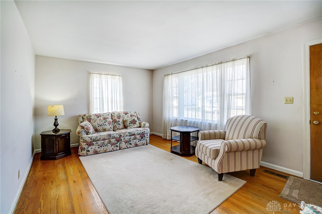 1319 Sunset Drive, Hamilton, Ohio image 2