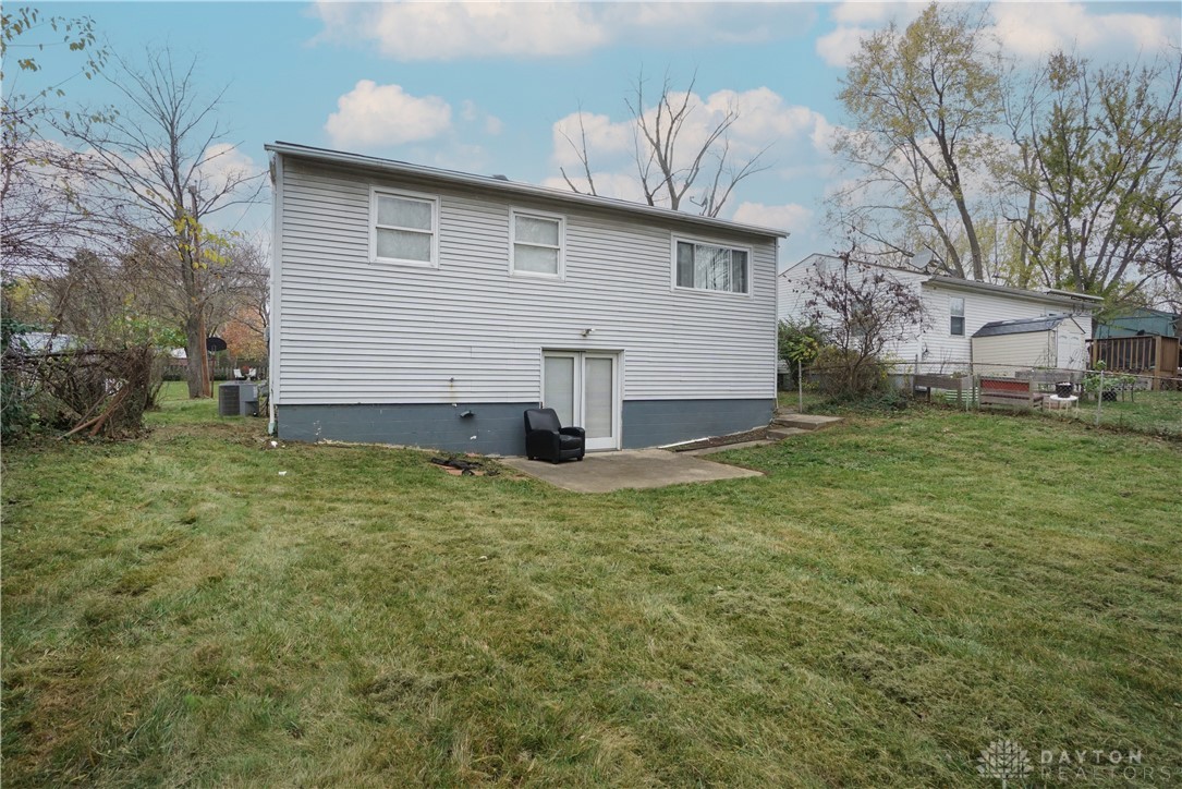 9615 Dunraven Drive, Colerain Township, Ohio image 30