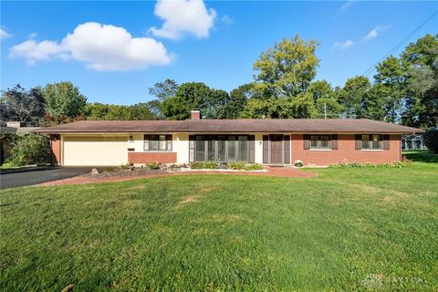 Photo of 2215 S Linda Drive, Bellbrook, OH 45305 (MLS # 943179) Photo of 2215 S Linda Drive, Bellbrook, OH 45305 (MLS # 943179)