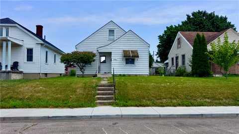 Photo of 434 Grove Avenue, Dayton, OH 45404 (MLS # 965927)