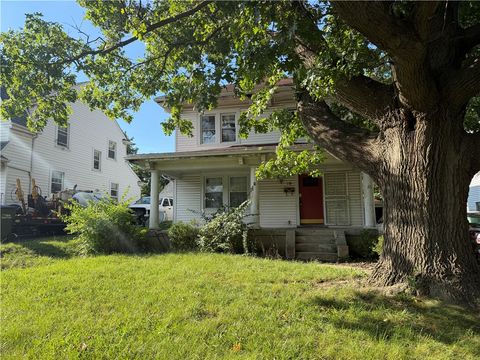Homes For Sale - 35 W Hillcrest Avenue<br/> Dayton, OH 45405