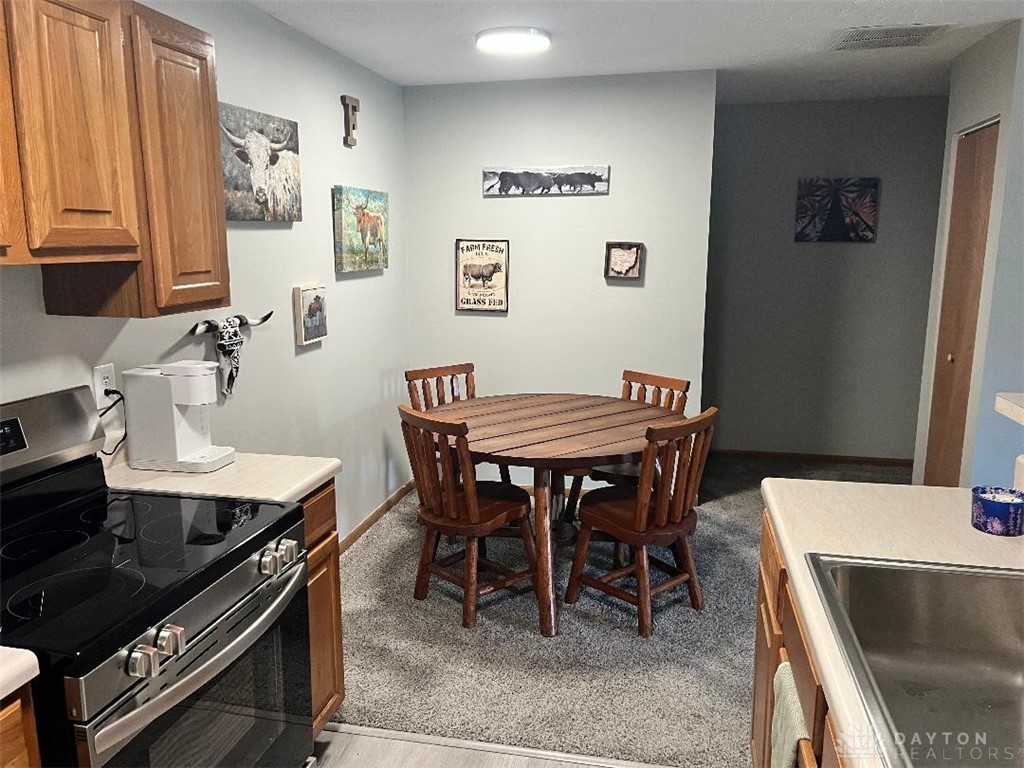 4052 Ryland Drive, Springfield, Ohio image 4