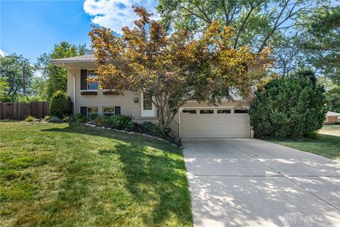 Photo of 694 Spring Ridge Place, Centerville, OH 45458 (MLS # 942770)